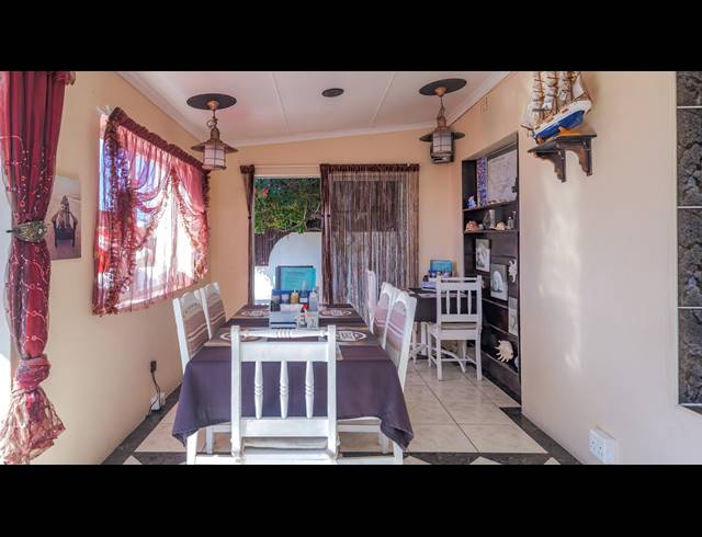 5 BEDROOM FREESTANDING FOR SALE IN OCEANVIEW HEIGHTS
